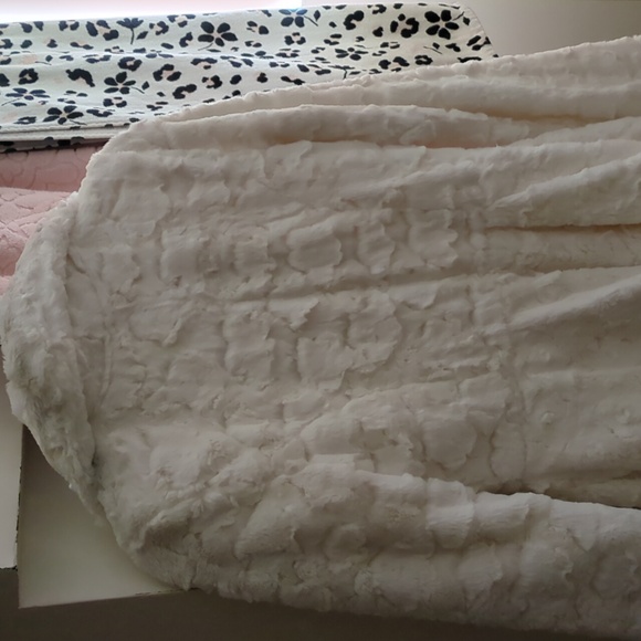 Coat - Picture 2 of 3